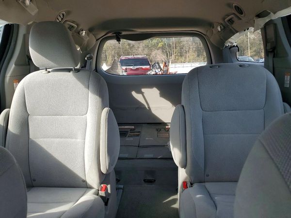 2017 TOYOTA SIENNA