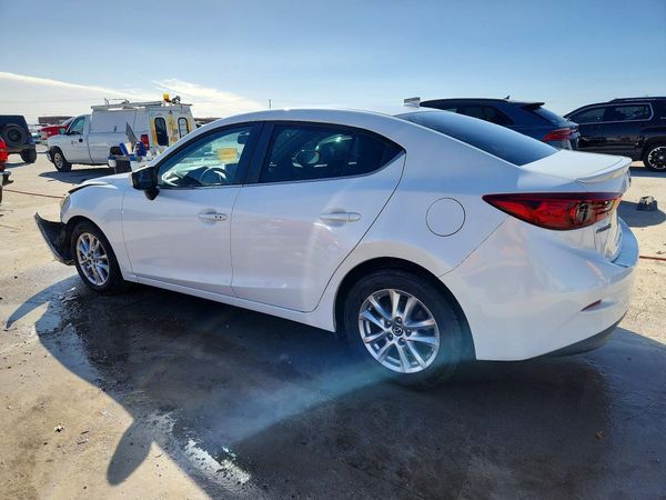 2016 MAZDA 3 SE