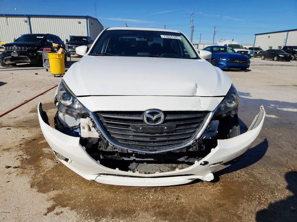 2016 MAZDA 3 SE