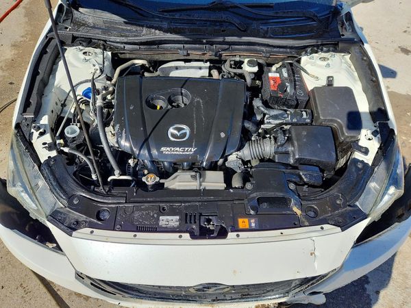 2016 MAZDA 3 SE