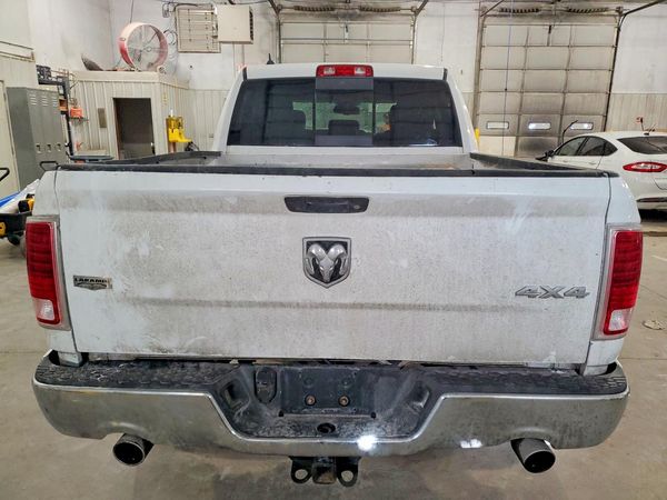 2014 RAM 1500 LARAMIE QUAD CAB 4X4