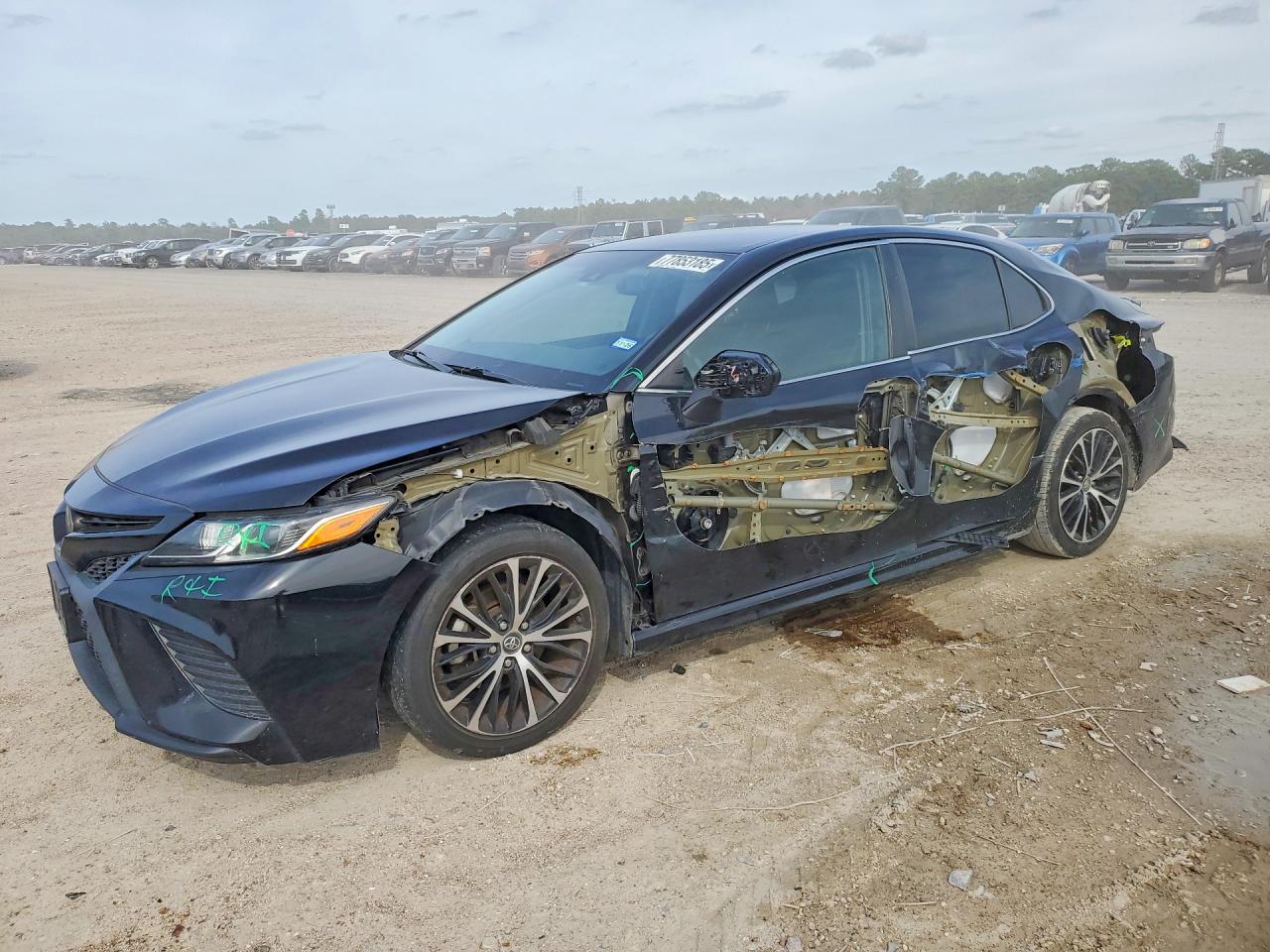 2018 TOYOTA CAMRY