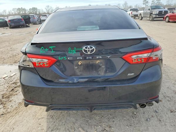 2018 TOYOTA CAMRY
