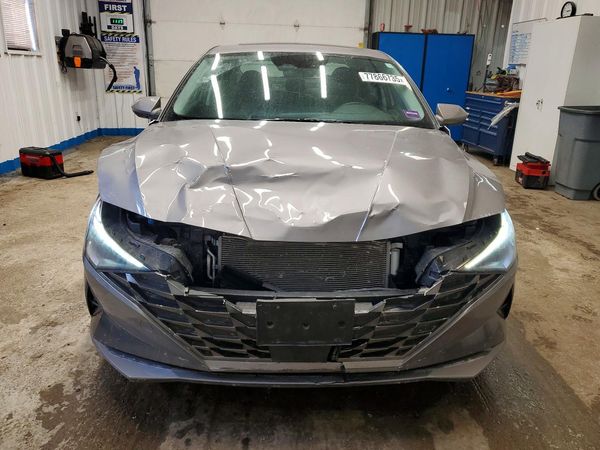 2022 HYUNDAI ELANTRA
