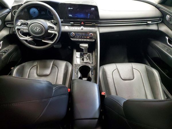 2022 HYUNDAI ELANTRA