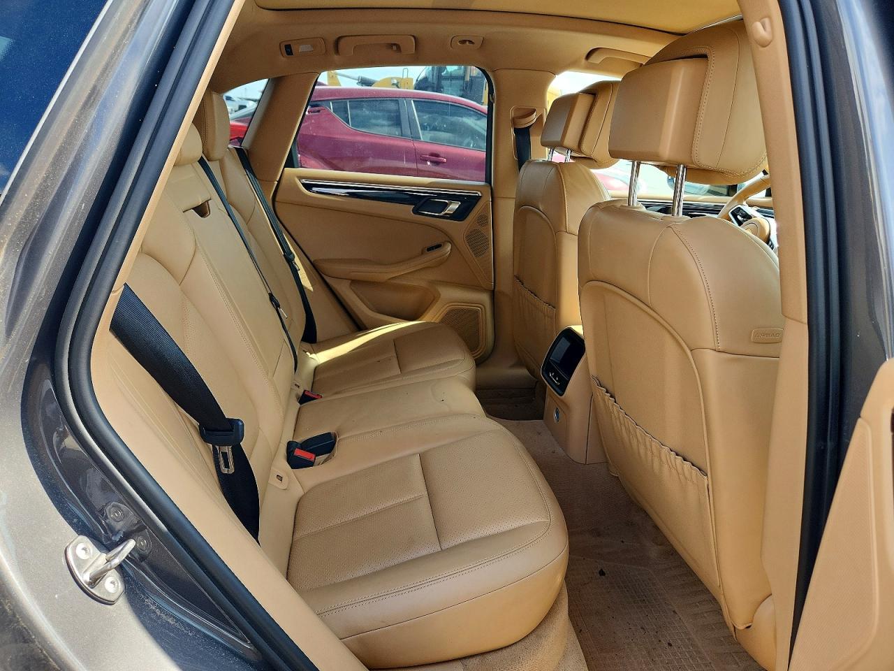 2015 PORSCHE MACAN