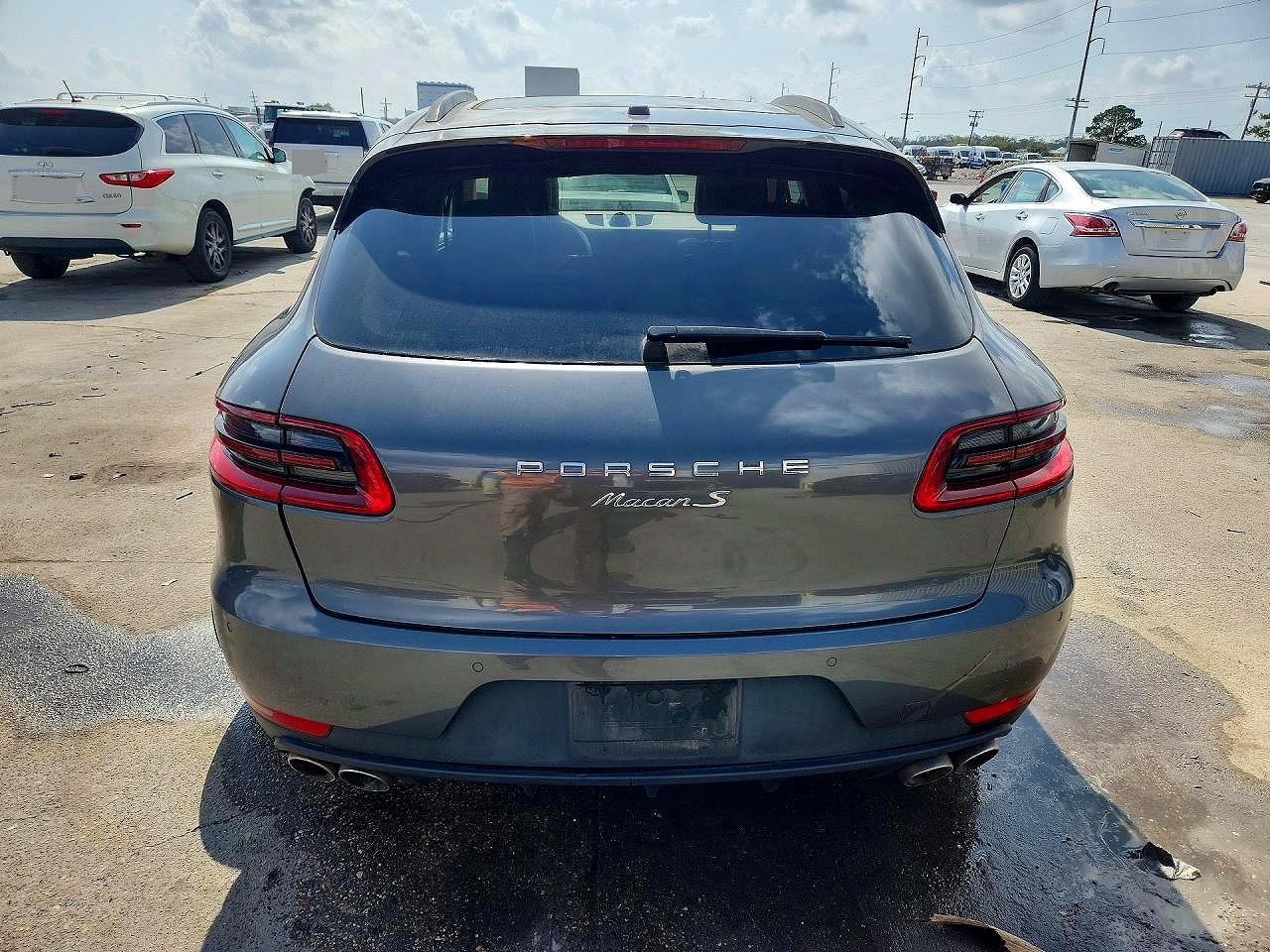 2015 PORSCHE MACAN