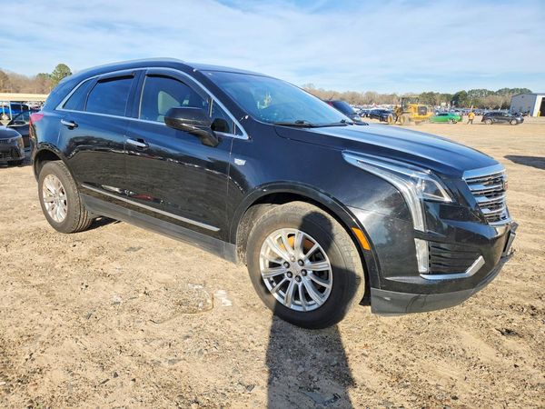 2017 CADILLAC XT5