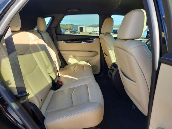 2017 CADILLAC XT5