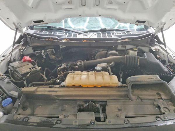 2021 FORD F150 — Engine bay