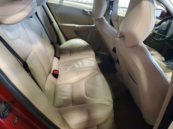 2012 VOLVO S60