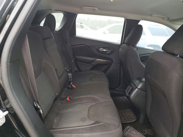 2019 JEEP CHEROKEE LATITUDE 4X4