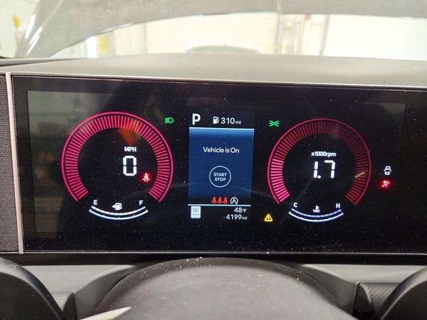 2025 HYUNDAI TUCSON SE