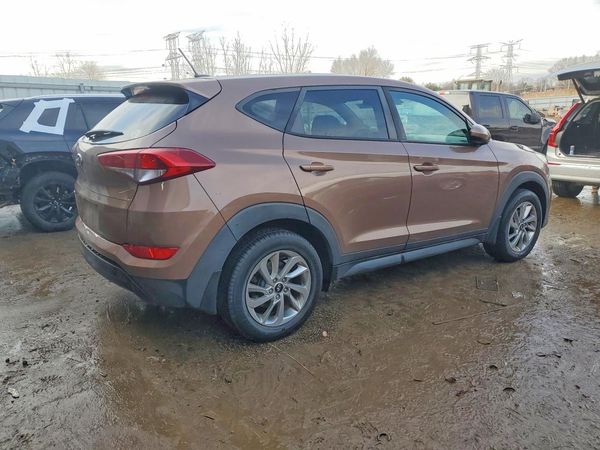 2017 HYUNDAI TUCSON SE (no options)