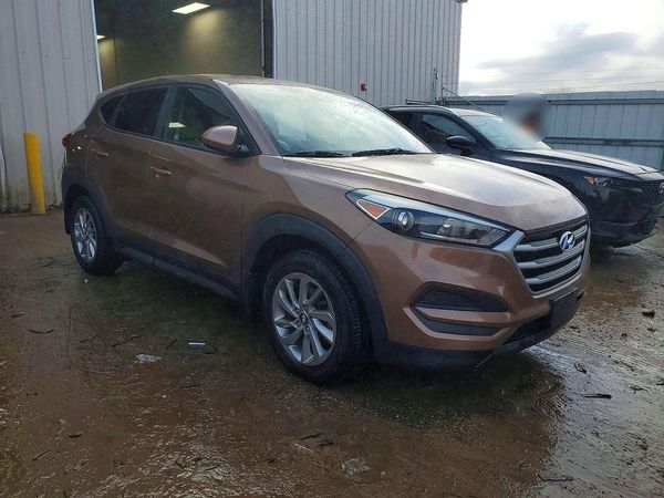 2017 HYUNDAI TUCSON SE (no options)