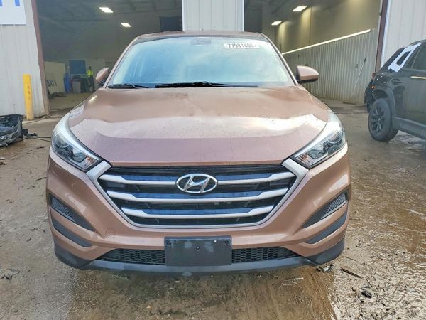 2017 HYUNDAI TUCSON SE (no options)