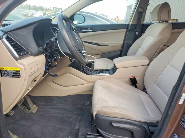 2017 HYUNDAI TUCSON SE (no options)