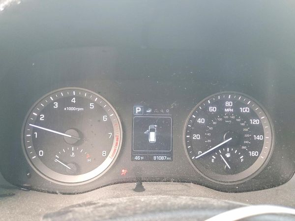 2017 HYUNDAI TUCSON SE (no options)