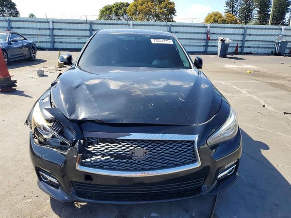 2015 INFINITI Q50