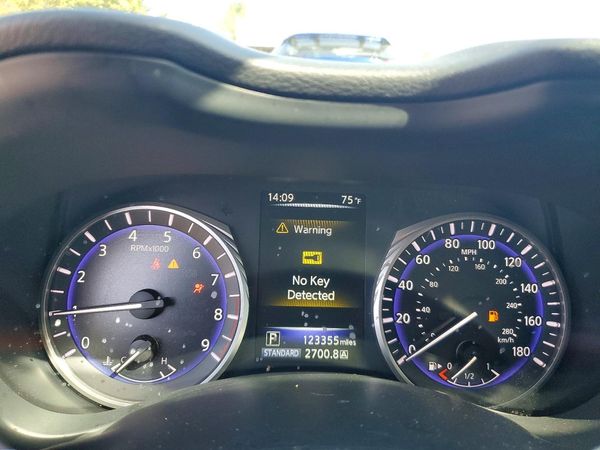 2015 INFINITI Q50