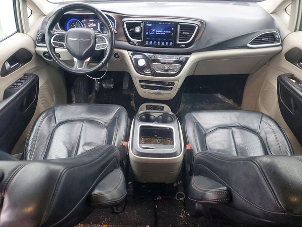 2017 CHRYSLER PACIFICA