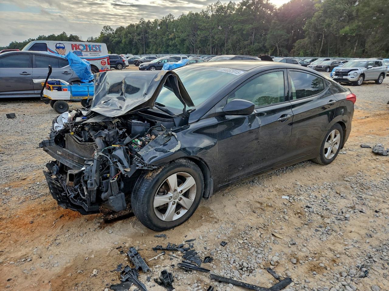 2013 HYUNDAI ELANTRA — Front 3/4