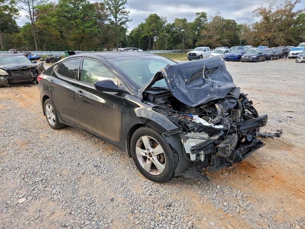 2013 HYUNDAI ELANTRA — Passenger 3/4