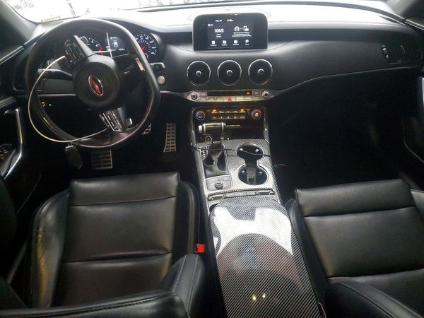 2021 KIA STINGER Base