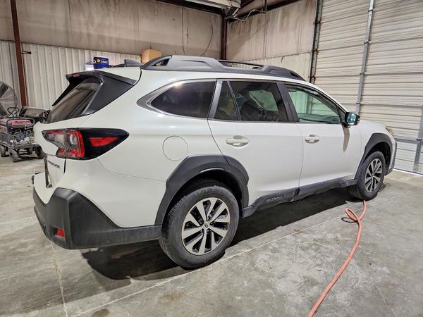 2025 SUBARU OUTBACK