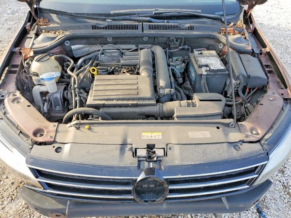 2017 VOLKSWAGEN JETTA S — Engine bay
