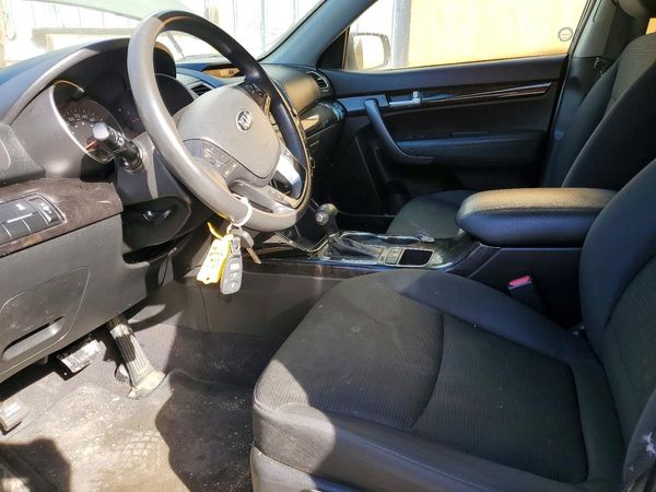 2014 KIA SORENTO Base/ LX — DENT