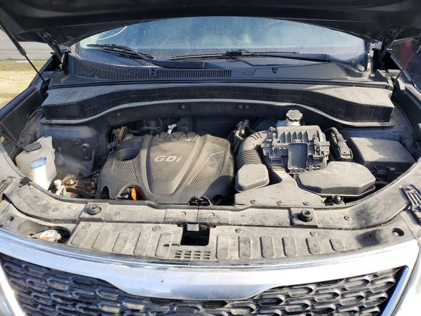 2014 KIA SORENTO Base/ LX — Engine bay