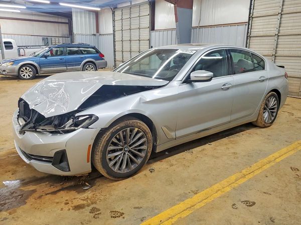 2021 BMW 530