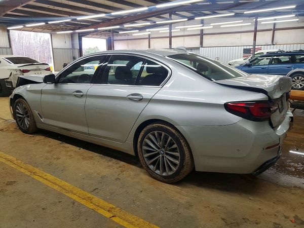 2021 BMW 530