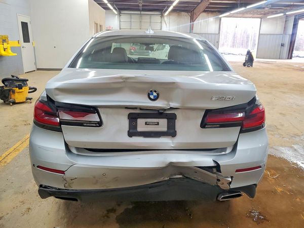 2021 BMW 530