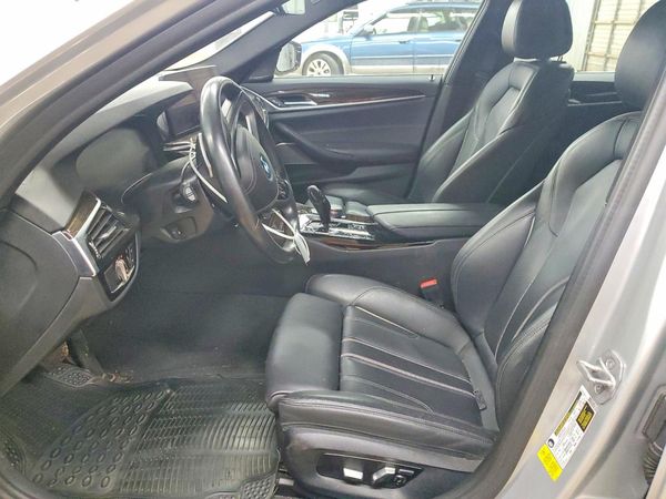 2021 BMW 530