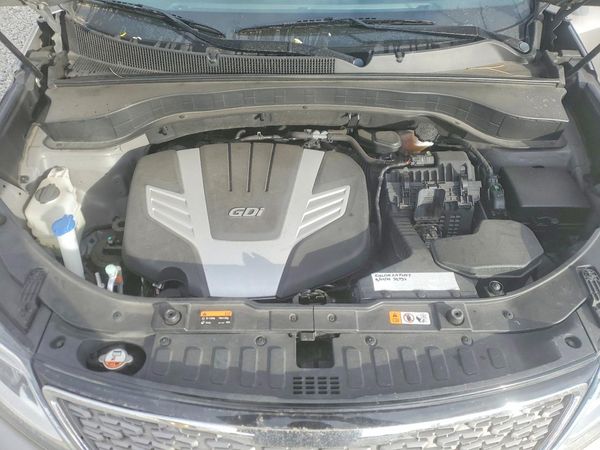 2014 KIA SORENTO SX — Engine bay