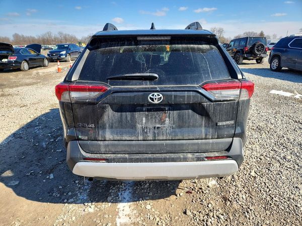 2021 TOYOTA RAV4 Adventure