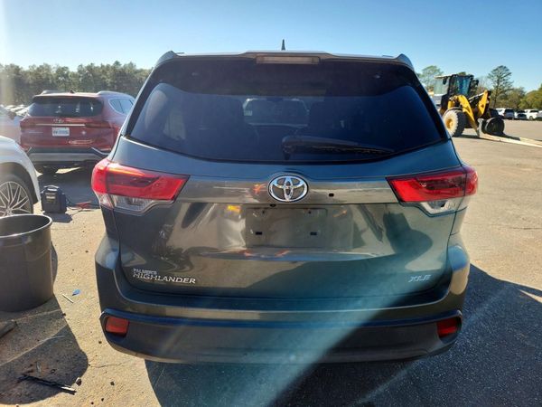2018 TOYOTA HIGHLANDER SE/XLE