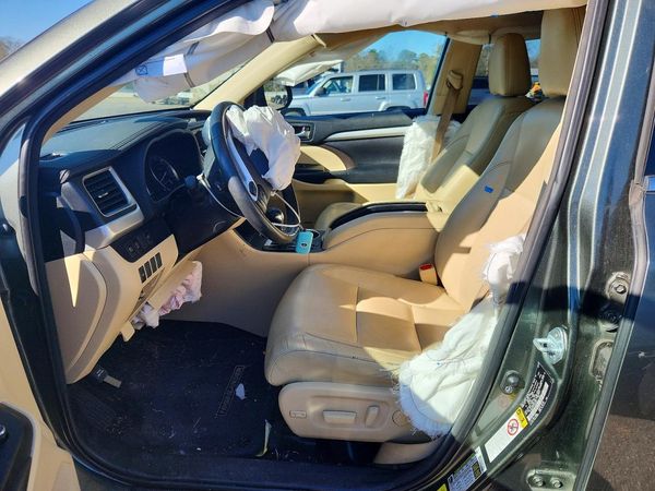 2018 TOYOTA HIGHLANDER SE/XLE
