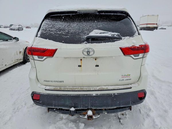 2018 TOYOTA HIGHLANDER LE/LE Plus