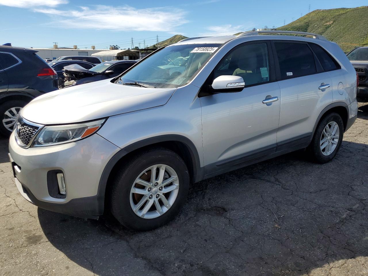 2015 KIA SORENTO GL