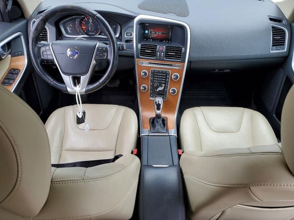 2017 VOLVO XC60 Inscription