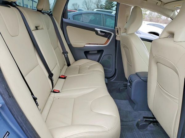 2017 VOLVO XC60 Inscription