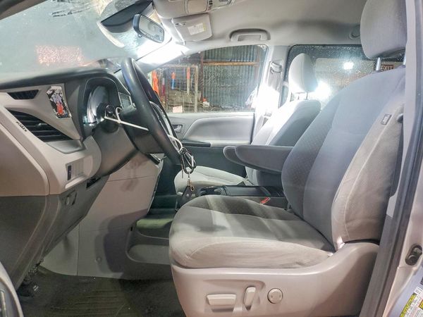 2018 TOYOTA SIENNA