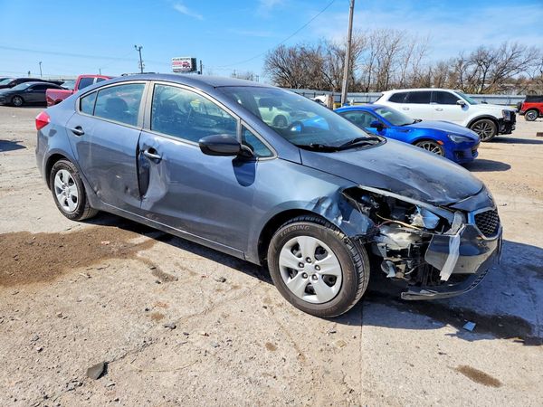 2016 KIA FORTE GL (Middle-Low Grade)
