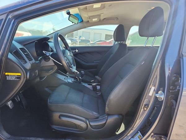 2016 KIA FORTE GL (Middle-Low Grade)