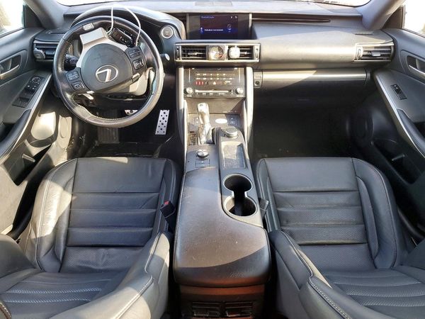 2017 LEXUS IS