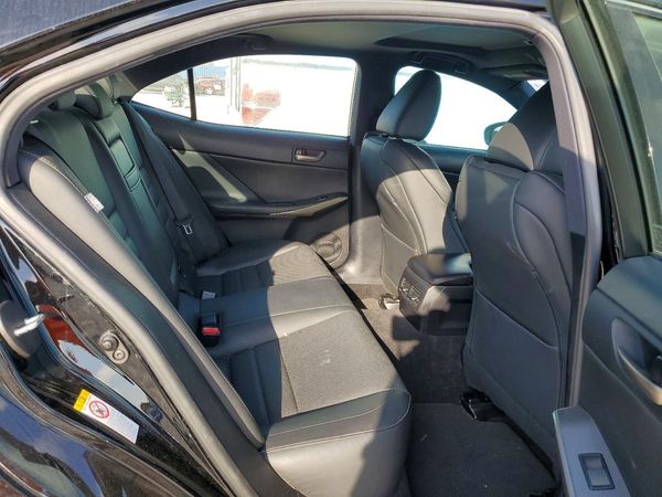 2017 LEXUS IS