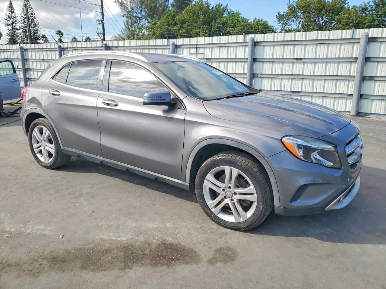 2016 MERCEDES-BENZ GLA GLA250